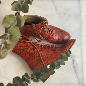 MIISTA brown leather  boots